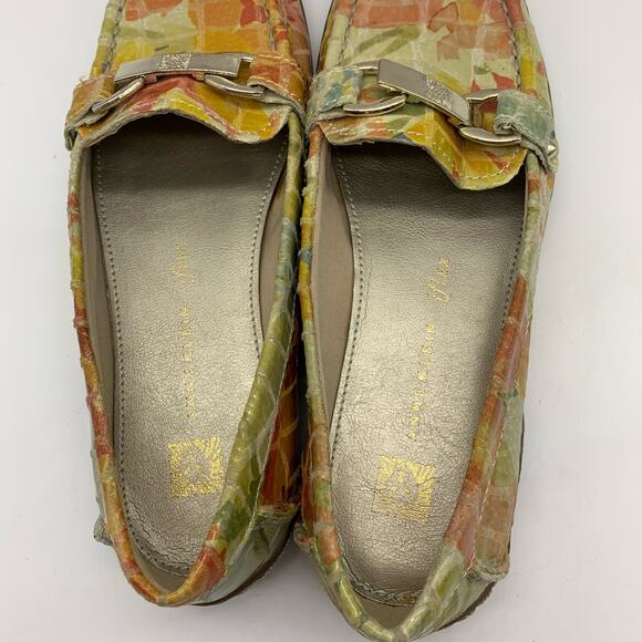 Anne Klein Women's Embossed Leather Floral Pattern Moccasin Loafers Sz 6M - Picture 10 of 13